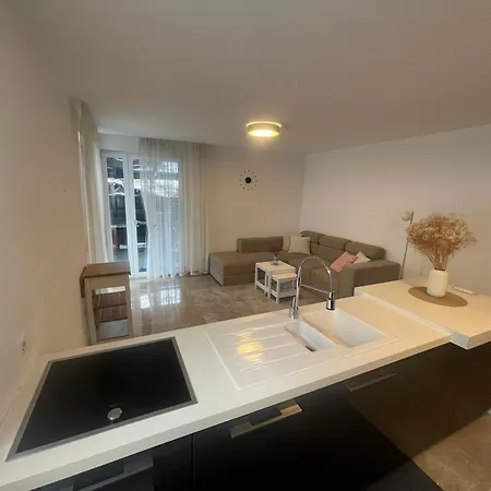 Apartment Barrierefreie Luxuswohnung Mit Garten