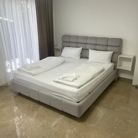 Barrierefreie Luxuswohnung Mit Garten Apartment