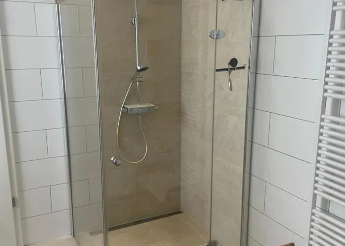 Barriere Freie Luxuswohnung Mit Garten *