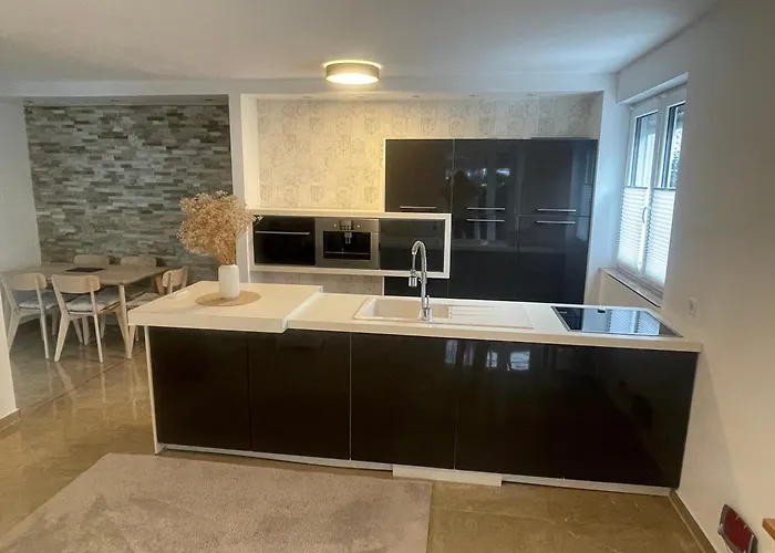 Barrierefreie Luxuswohnung Mit Garten Apartment *